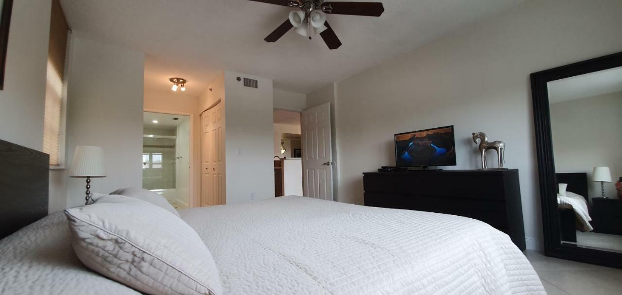 Yacht Club Aventura 2Br + 2Ba Apartment ไมอามี ภายนอก รูปภาพ