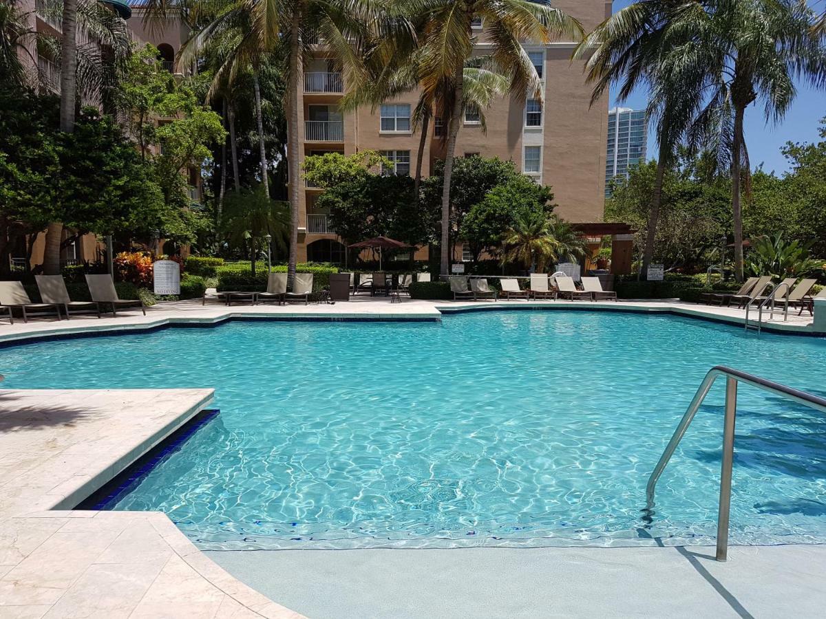 Yacht Club Aventura 2Br + 2Ba Apartment ไมอามี ภายนอก รูปภาพ